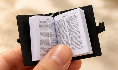 Mini Biblia llavero
